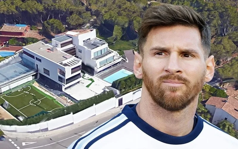 messi va ronaldo ai giau hon cuoc chien vuong quyen ngoai san co