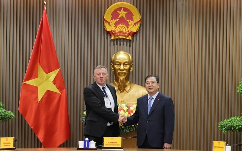 tieu su pham gia tuc