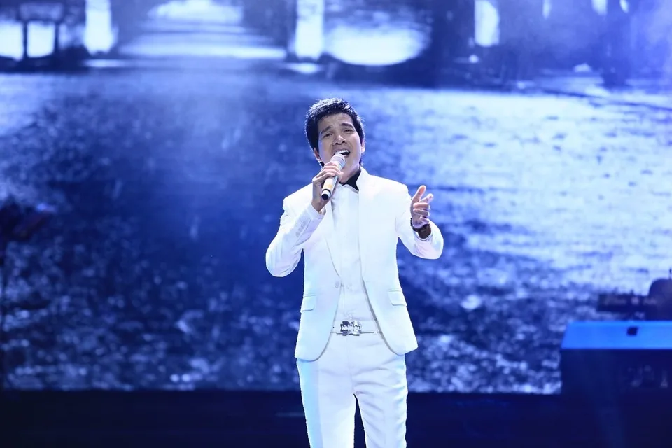 tieu su ca si ho quang 8