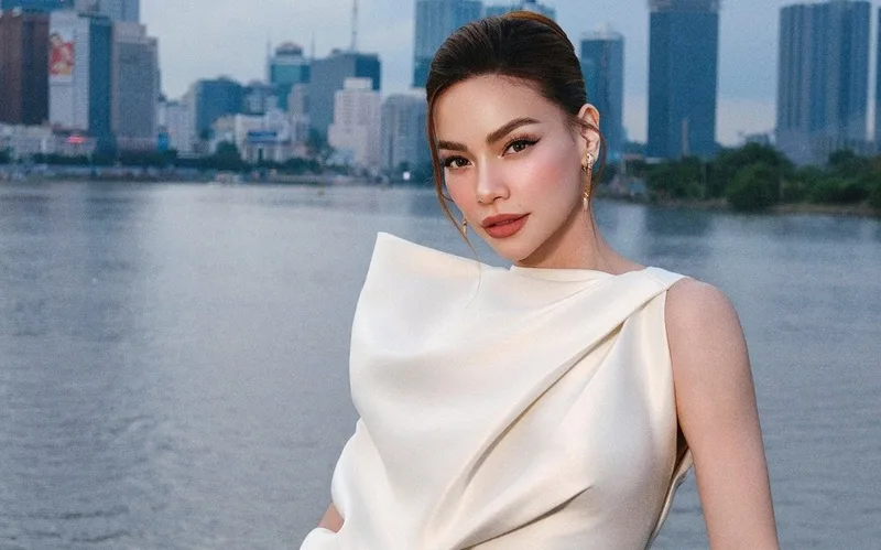 tieu su ho ngoc ha