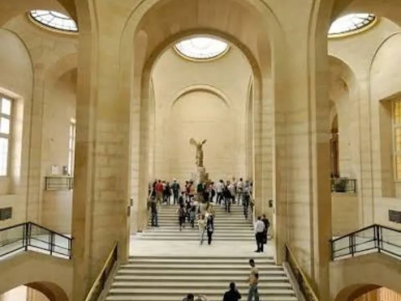 bao tang louvre co gi kham pha lich su kien truc va nhung kiet tac noi tieng