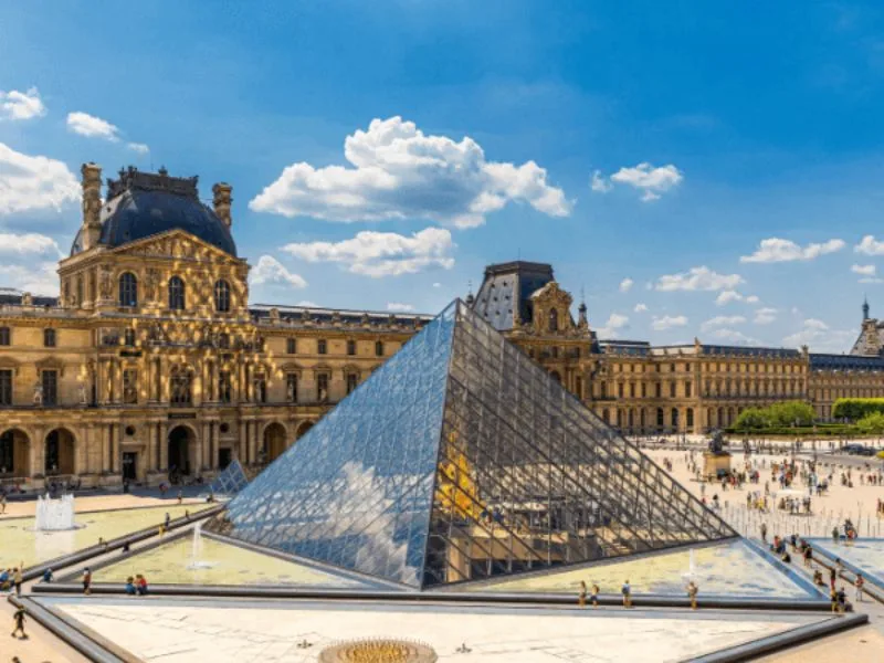 bao tang louvre co gi kham pha lich su kien truc va nhung kiet tac noi tieng
