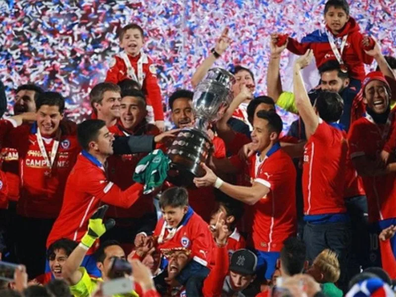 giai copa america may nam to chuc 1 lan vi sao co ky cach nhau chi 2 nam