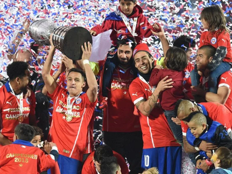 giai copa america may nam to chuc 1 lan vi sao co ky cach nhau chi 2 nam